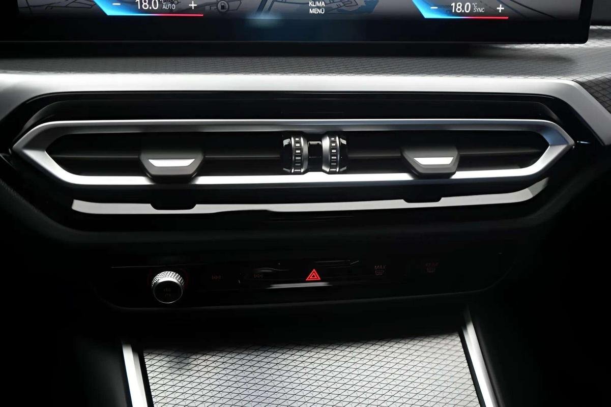 BMW 320d Touring - Photo 9