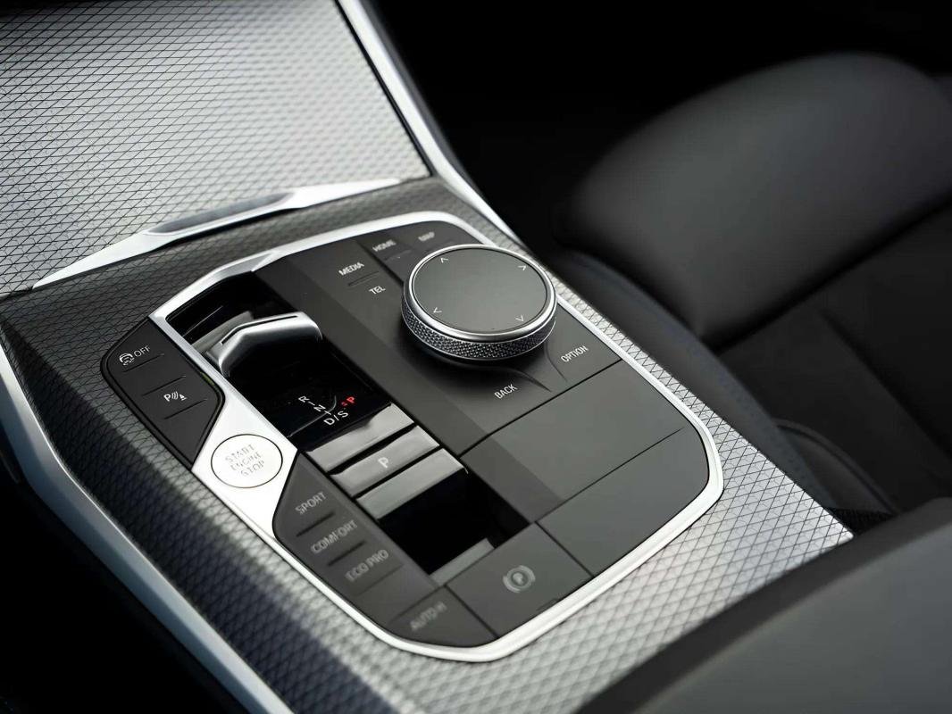 BMW 330d - Photo 7