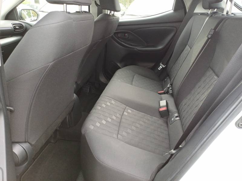 Toyota Yaris - Photo 11