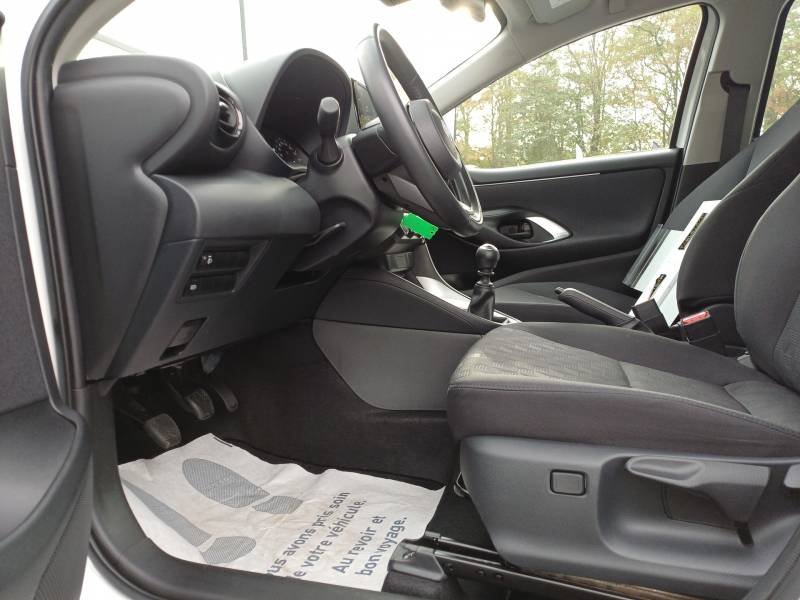 Toyota Yaris - Photo 23