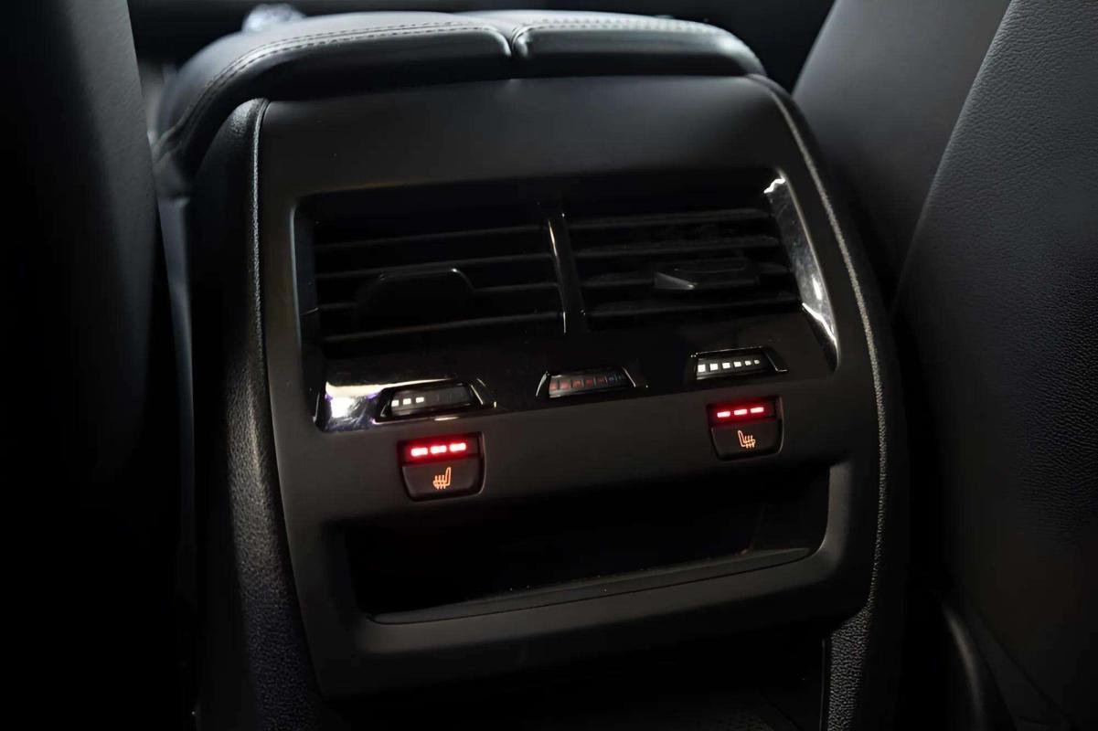 BMW X5 - Photo 11