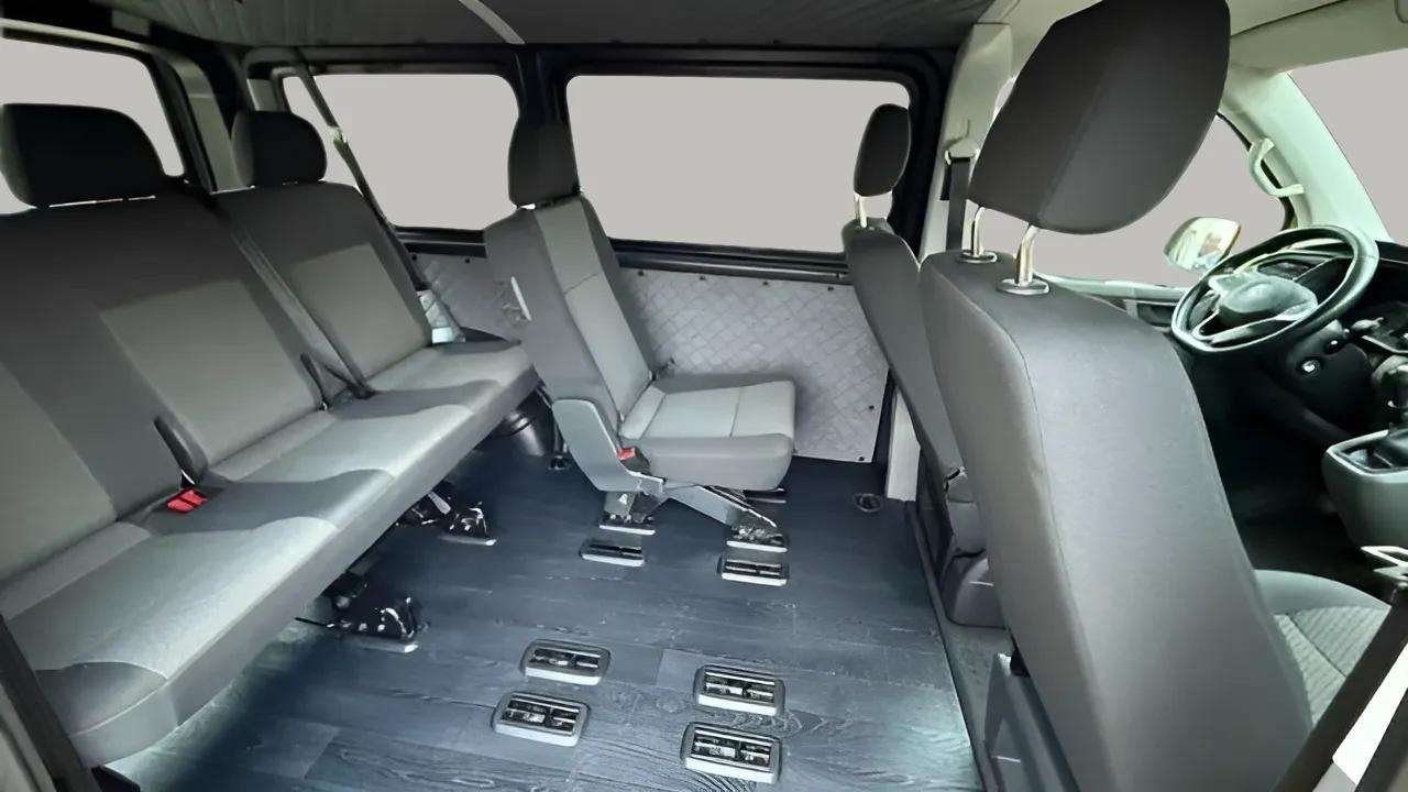 Volkswagen Multivan - Photo 9