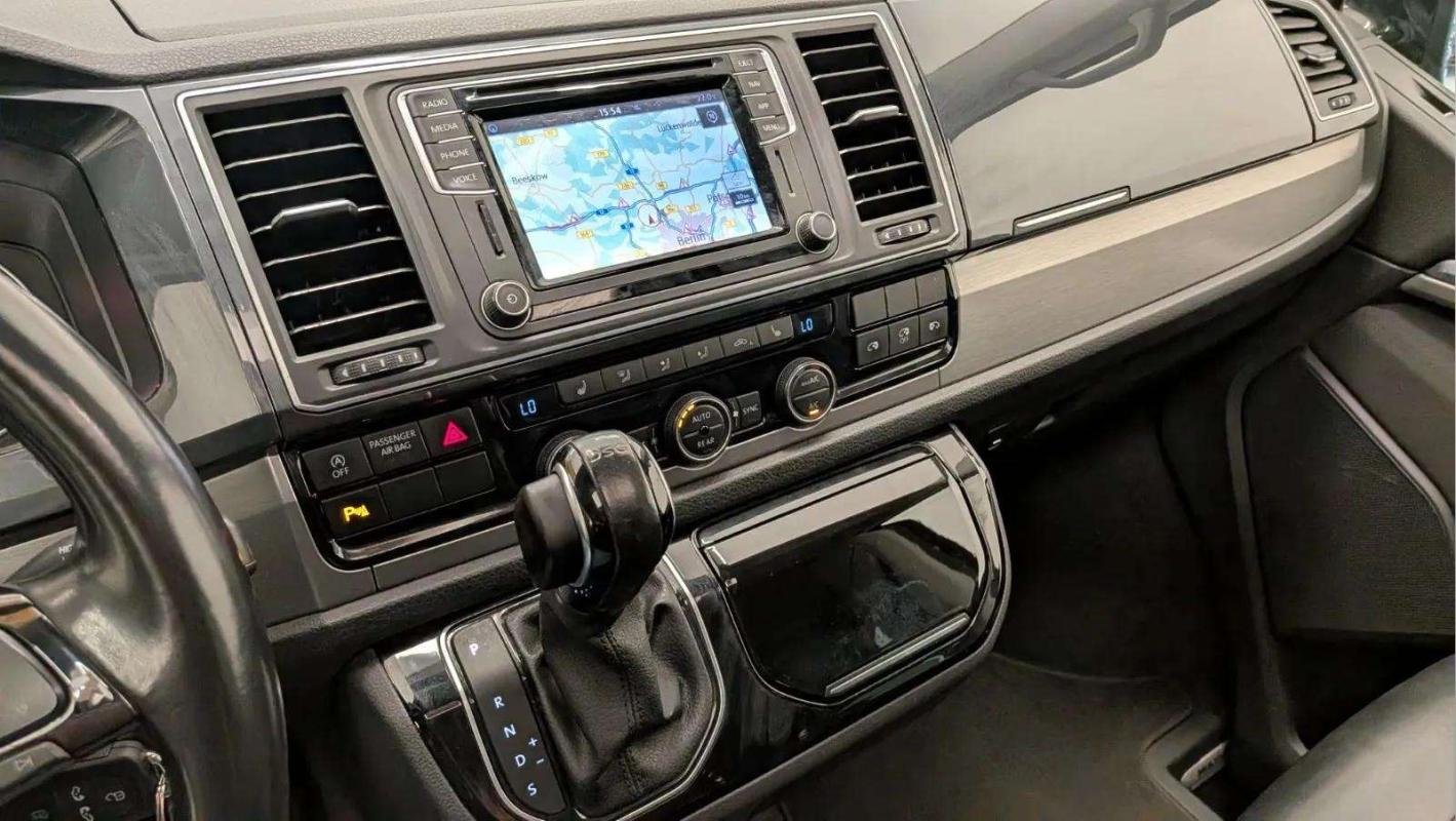 Volkswagen Multivan - Photo 11