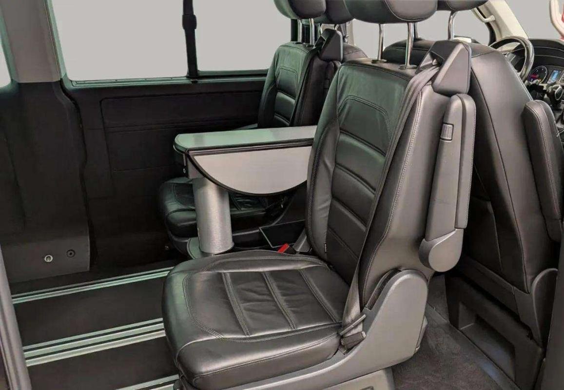 Volkswagen Multivan - Photo 9