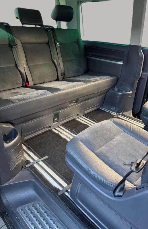 Volkswagen Multivan - Photo 9