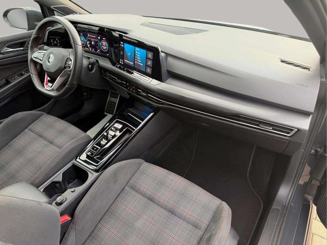 Volkswagen Golf - Photo 9