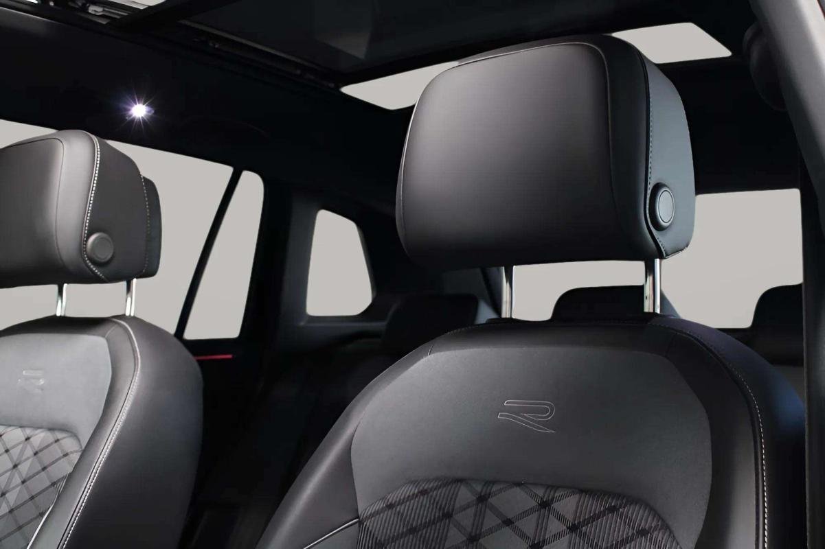 Volkswagen Tiguan - Photo 11