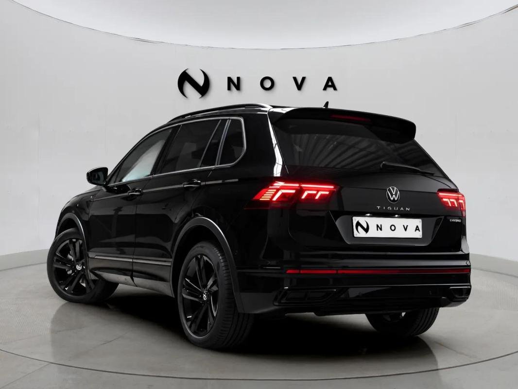 Volkswagen Tiguan - Photo 3