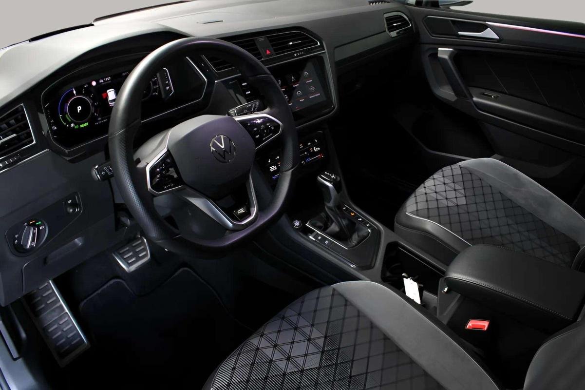 Volkswagen Tiguan - Photo 8