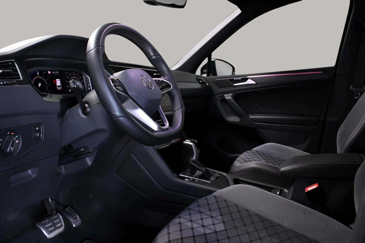 Volkswagen Tiguan - Photo 9