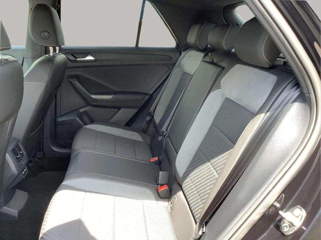 Volkswagen T-Roc - Photo 9