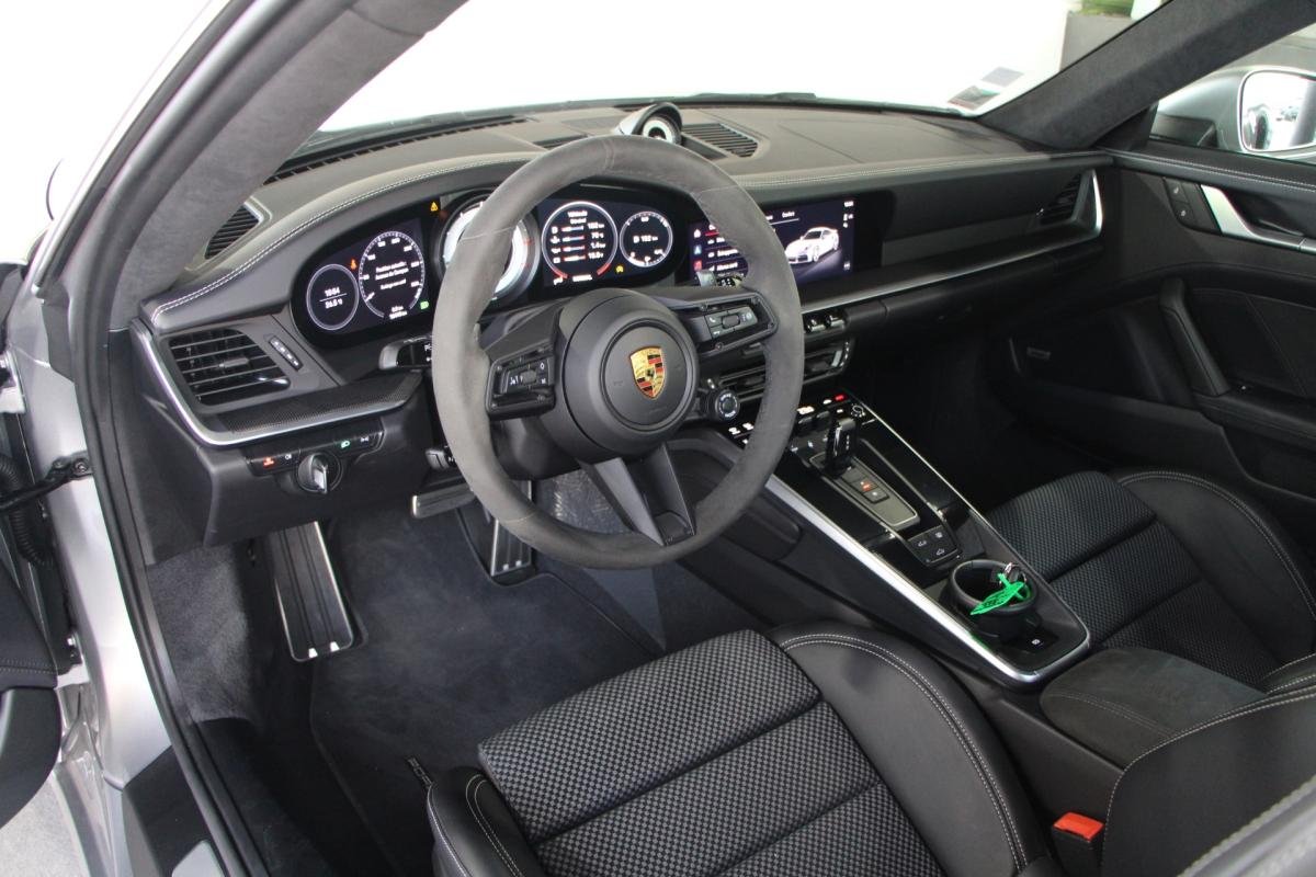 Porsche 911 - Photo 12