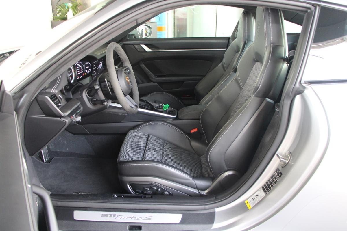 Porsche 911 - Photo 13