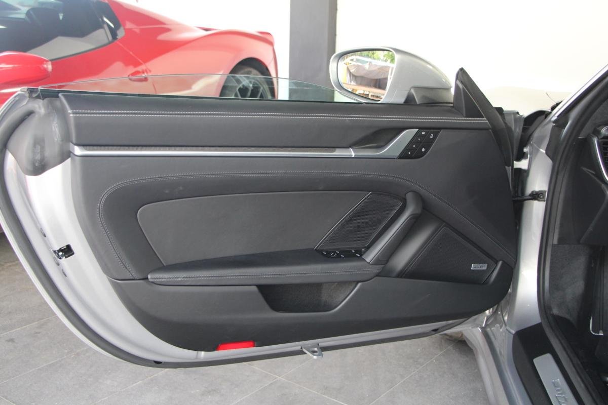Porsche 911 - Photo 16