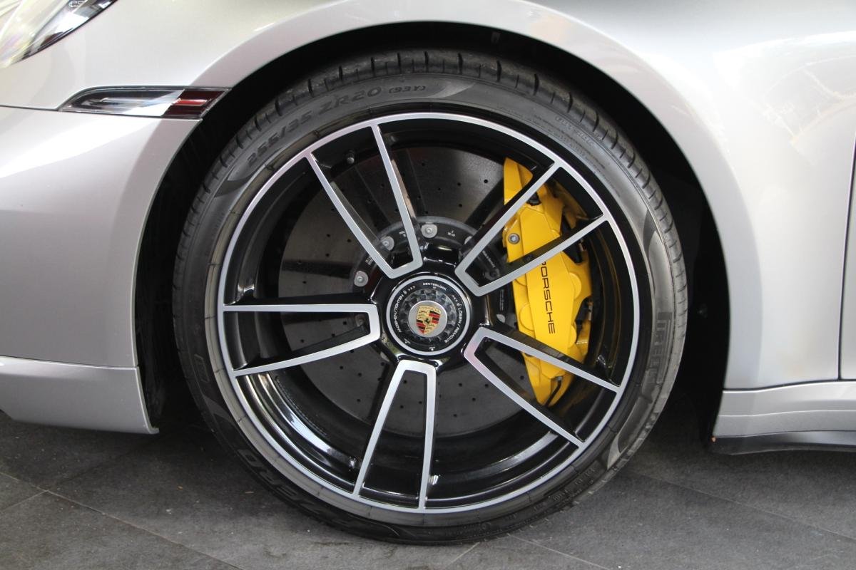 Porsche 911 - Photo 10