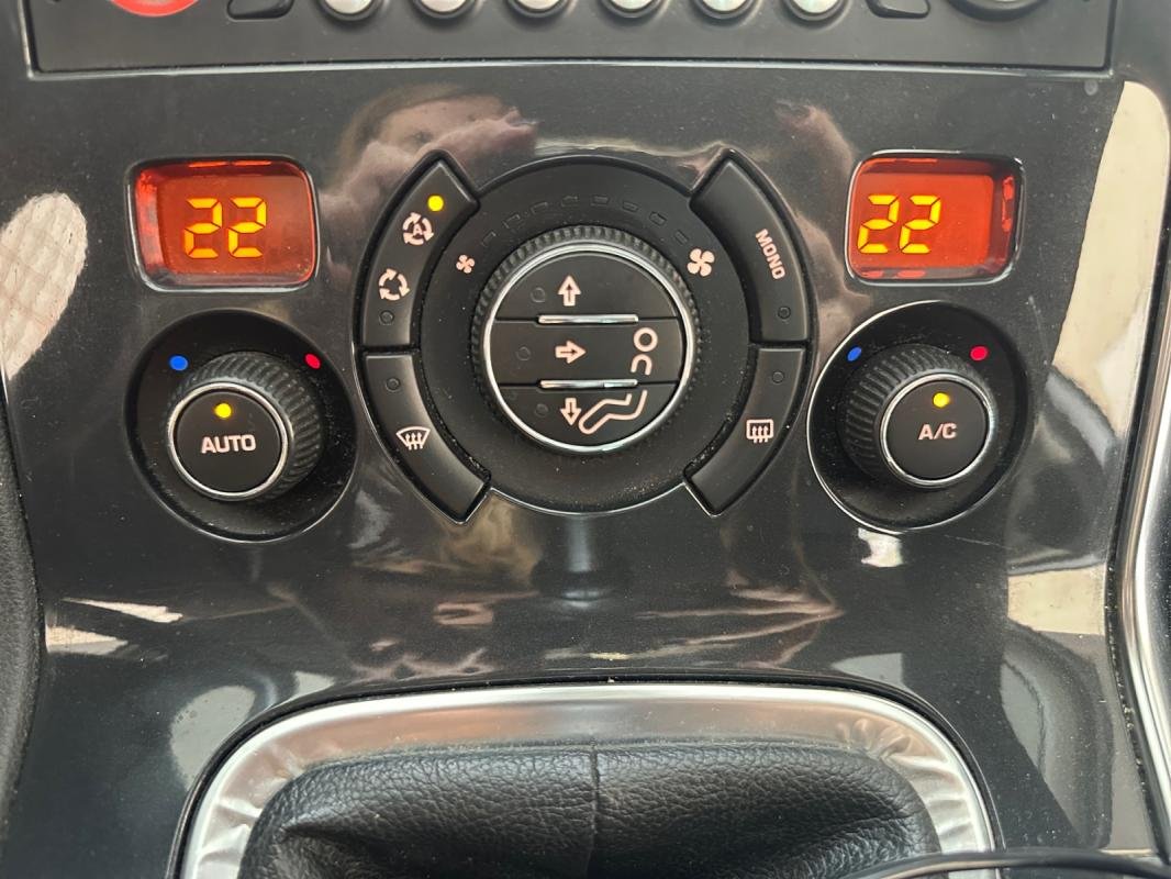 Peugeot 3008 - Photo 12