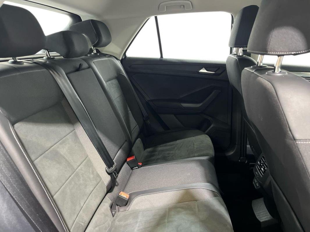 Volkswagen T-Roc - Photo 23