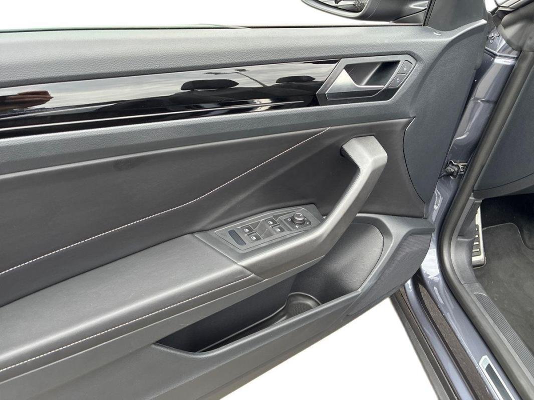 Volkswagen T-Roc - Photo 15
