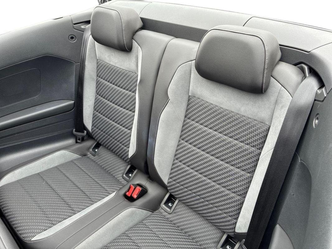 Volkswagen T-Roc - Photo 23