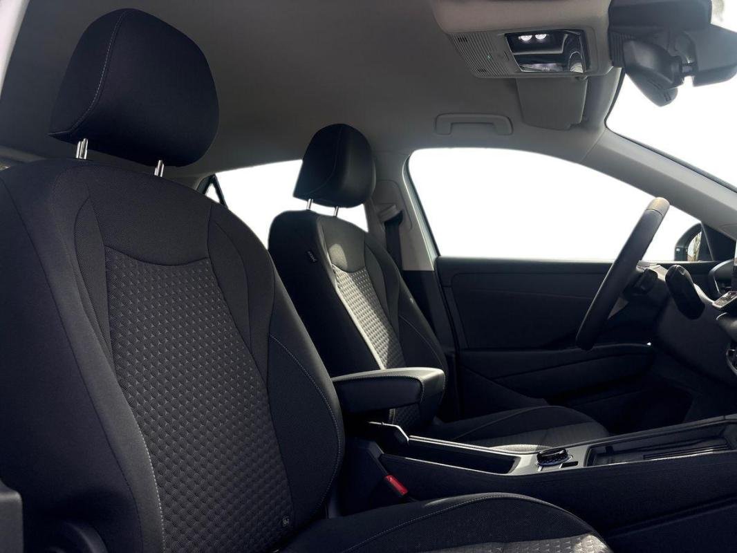 Volkswagen T-Roc - Photo 13