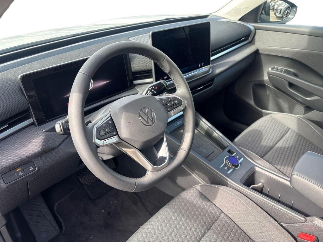 Volkswagen T-Roc - Photo 9