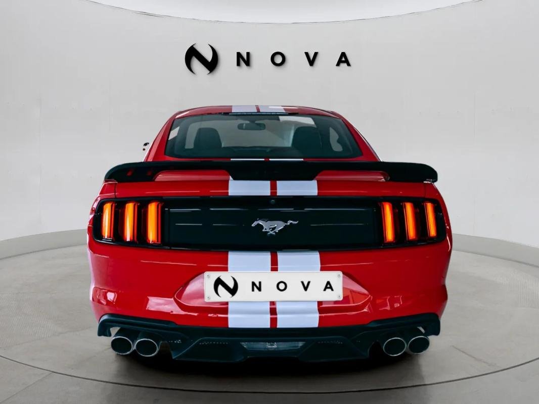 Ford Mustang - Photo 4