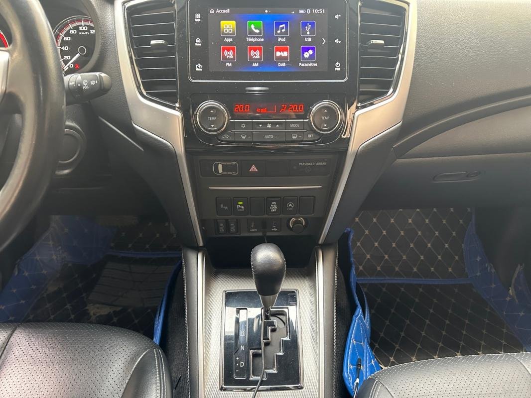 Mitsubishi L200 - Photo 11