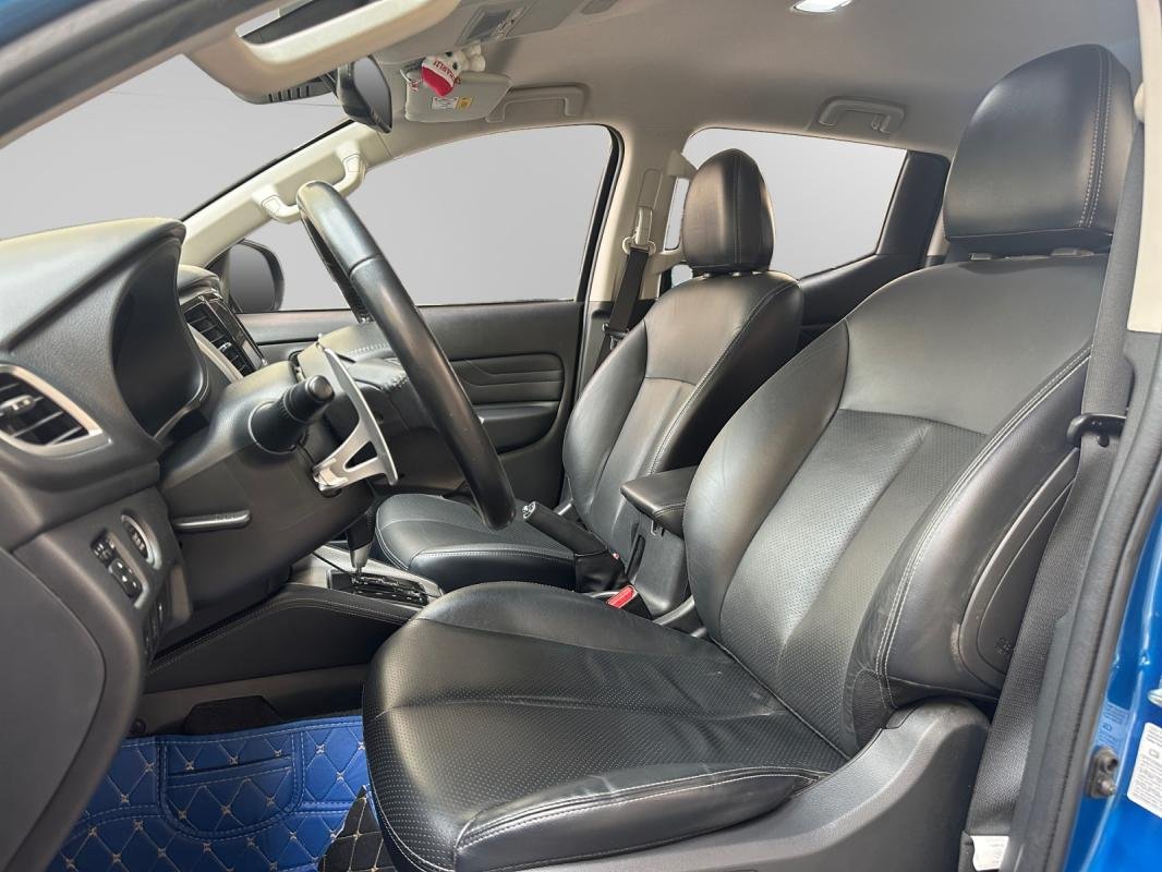 Mitsubishi L200 - Photo 18
