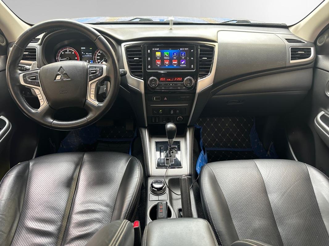 Mitsubishi L200 - Photo 10