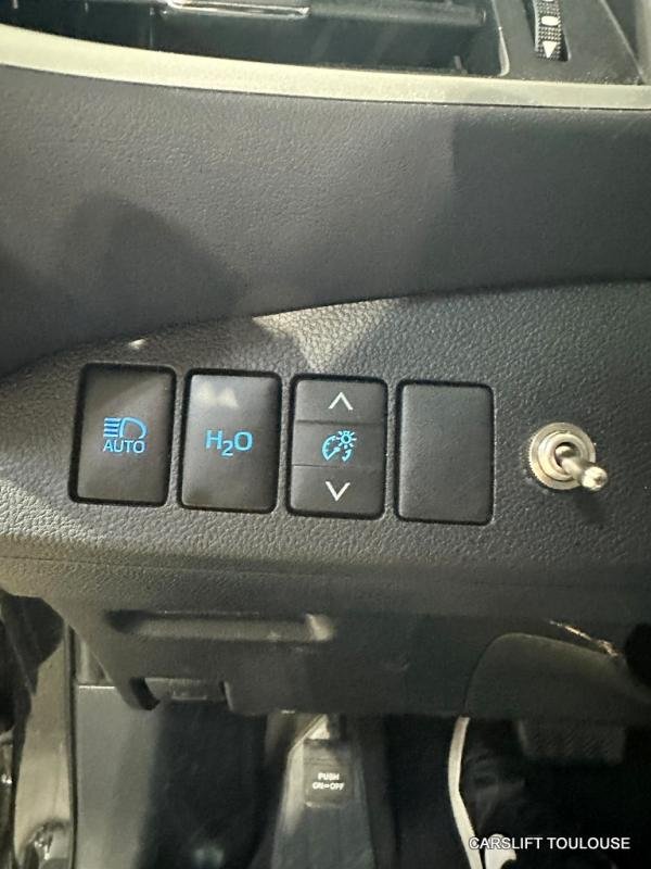 Toyota Mirai - Photo 23