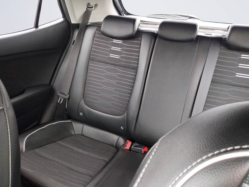 Kia Stonic - Photo 11