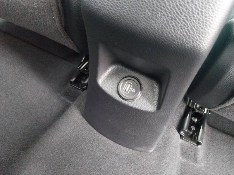 Kia Stonic - Photo 8